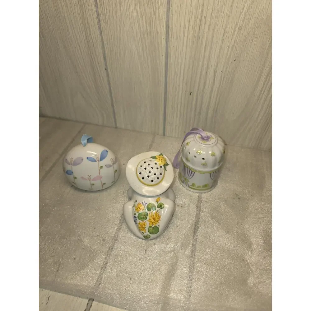Vtg Potpourri Pomanders Set Of 3 Avon Frog 2 Floral Drawer Freshners Frangrance
